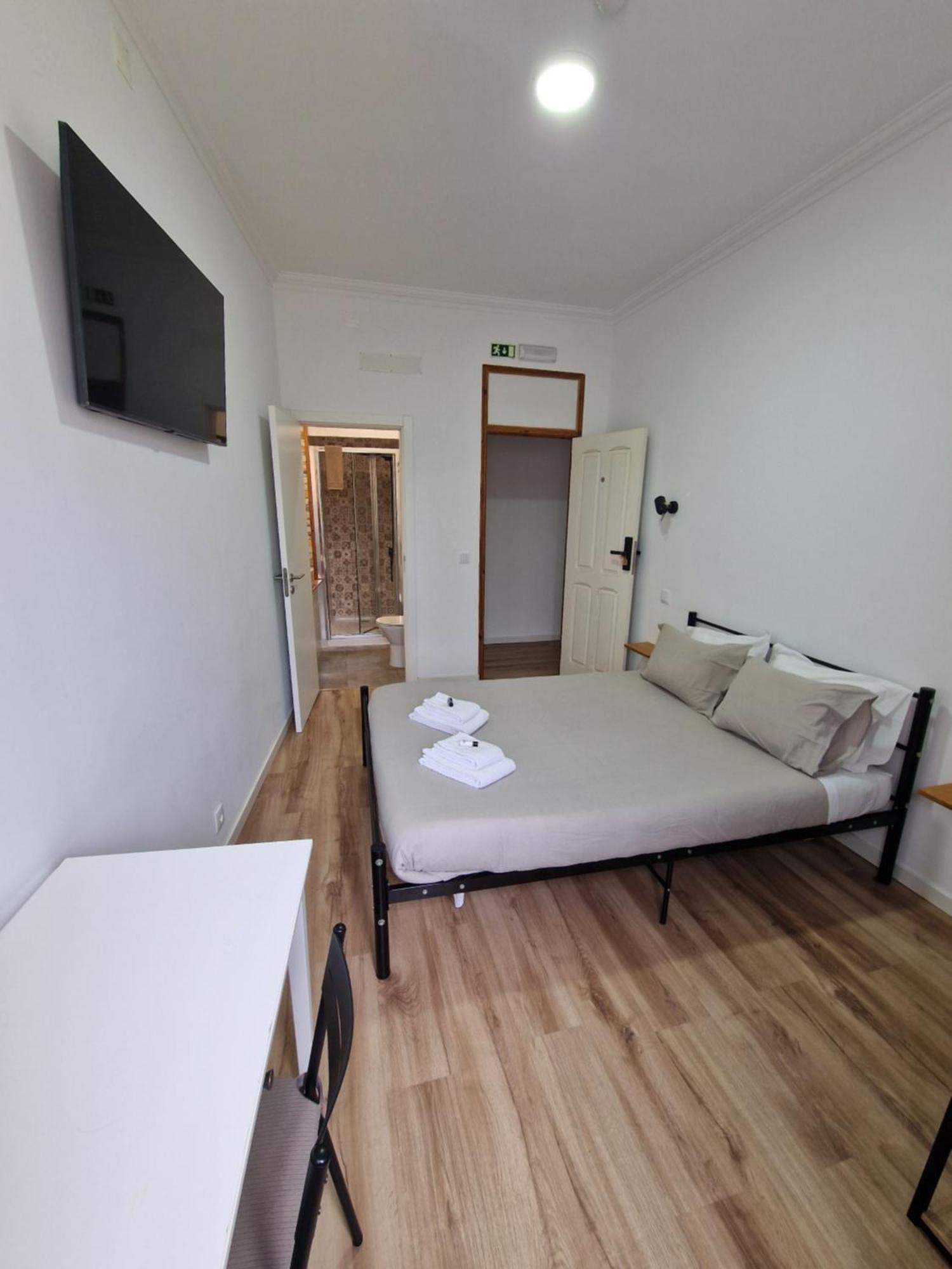 Wolley - Peniche Guesthouse Eksteriør billede